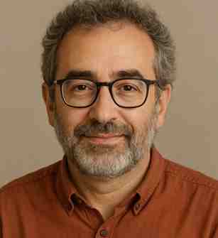 Adela Riquelme Author Profile photo at estudiar.rewriter-tool.com